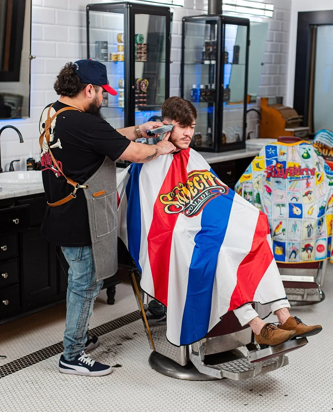 Suavecito Barber Pole Cape - Image 2