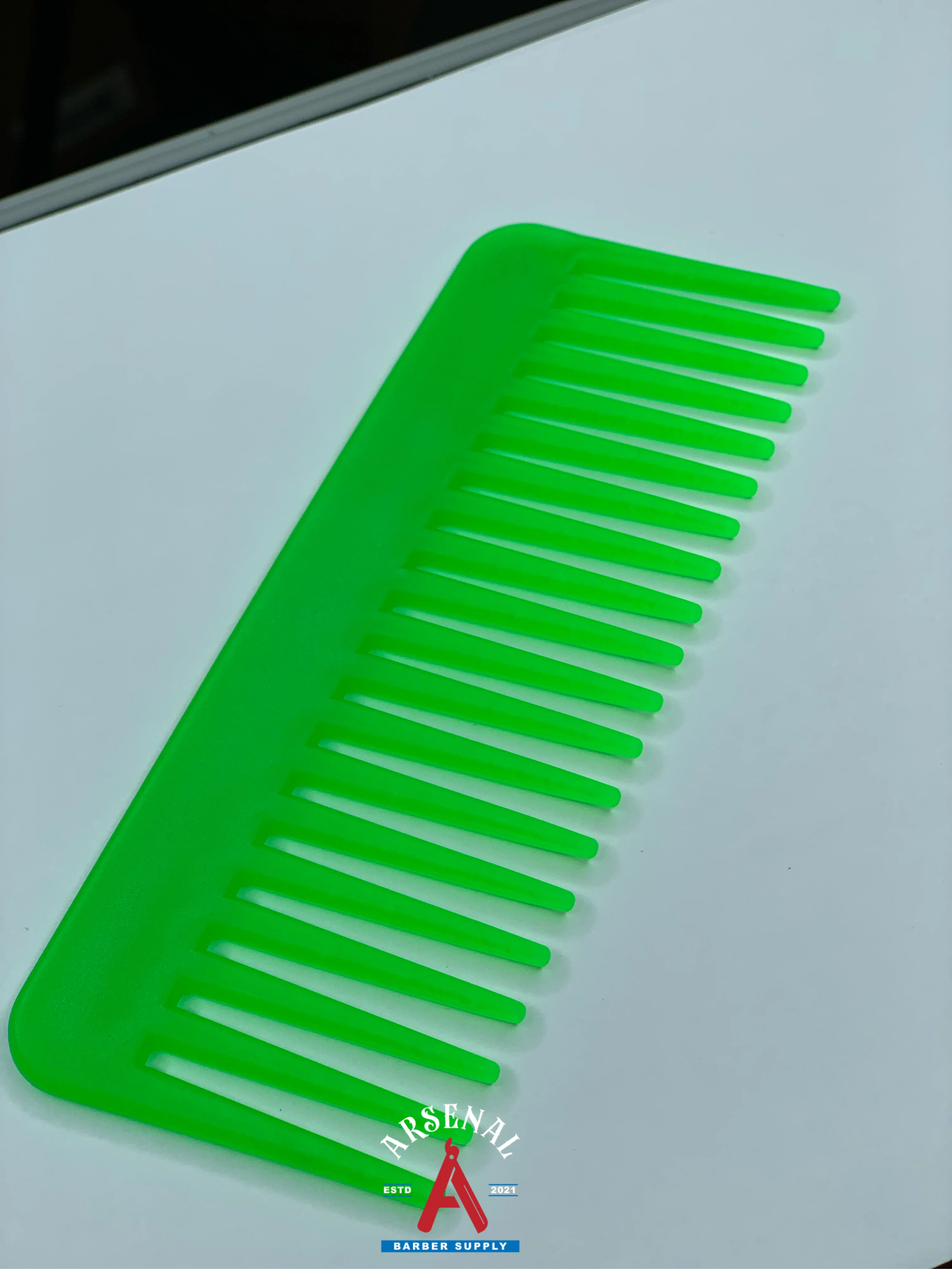 Neon Fluff Comb - Image 4